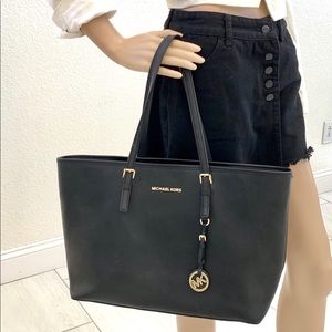 Michael Kors like beautiful signature MK bag